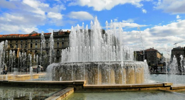 la fontana davanti al castello